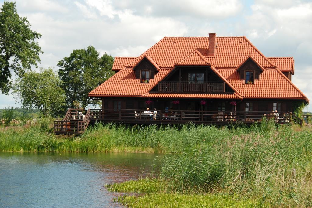 Dwor Labedzie W Kiermusach Kiermusy Kültér fotó
